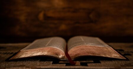 Salmos da Bíblia: Um Tesouro de Poesia, Fé e Reflexão
