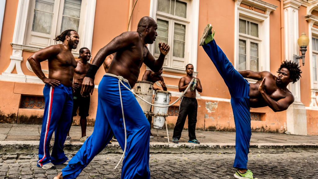 Culturas Afro-Brasileiras: Um Mosaico de Herança e Identidade